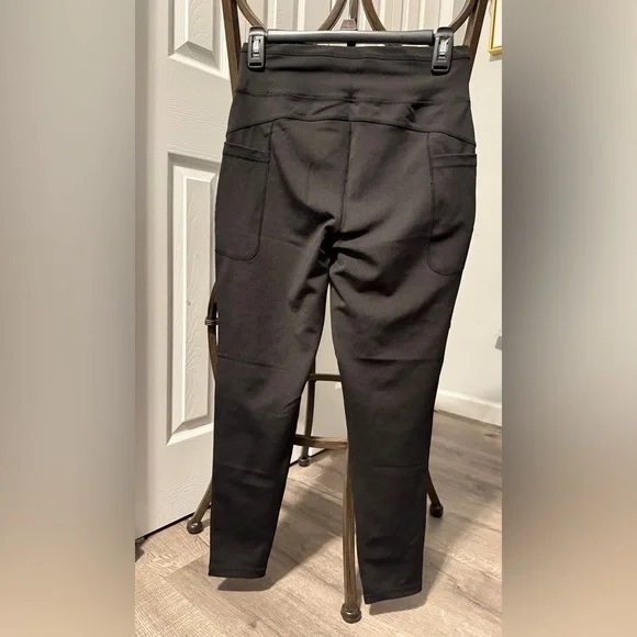 POP Fit Classic Black Leggings - Picture 2 of 4